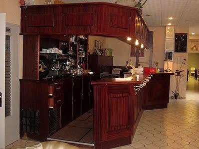Les Orchidees , & Restaurant