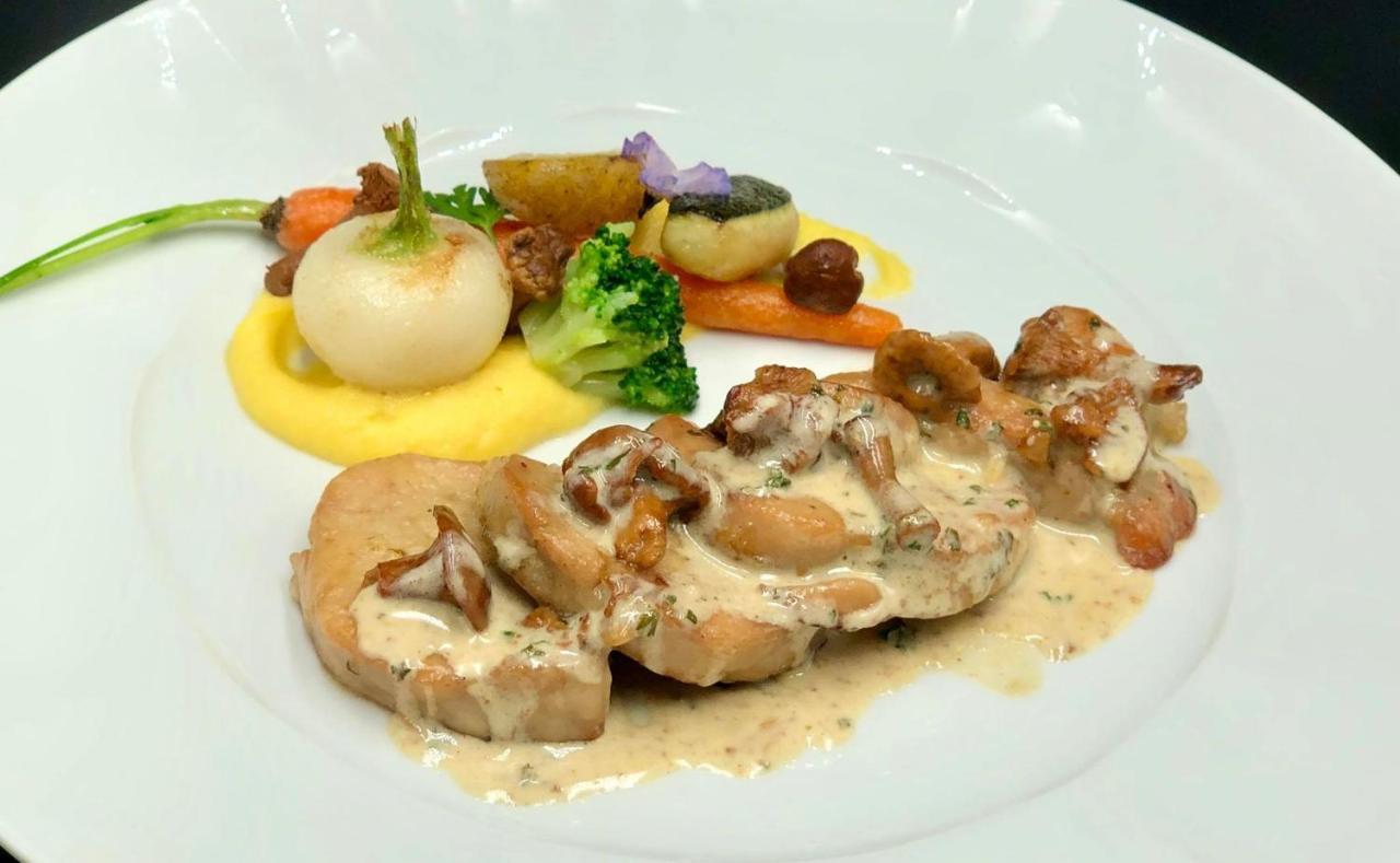 Les Orchidees , & Restaurant 3*